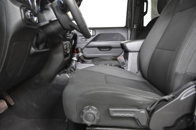 Photo of 2023 Granite Crystal Metallic Clearcoat Jeep Gladiator