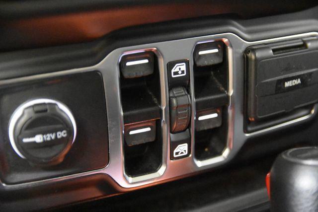Photo of 2023 Granite Crystal Metallic Clearcoat Jeep Gladiator