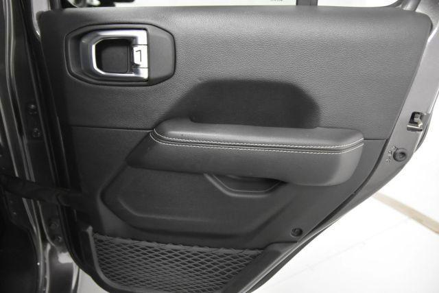 Photo of 2023 Granite Crystal Metallic Clearcoat Jeep Gladiator