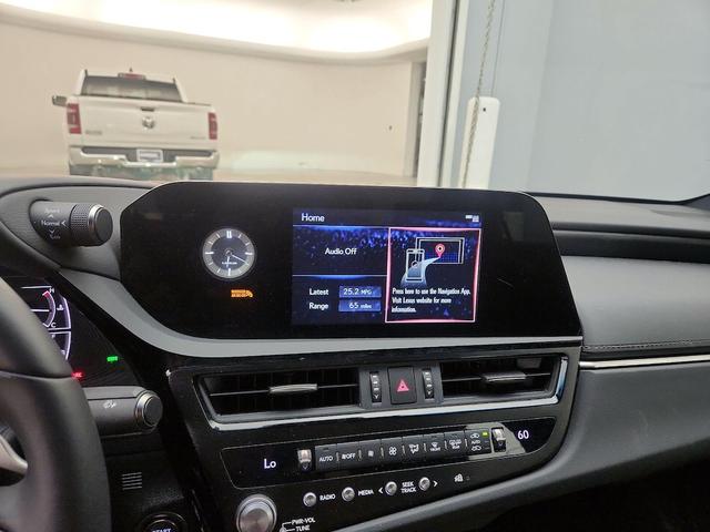 Photo of 2022 Red Lexus ES 350