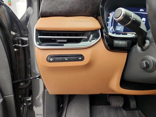 Photo of 2022 Gray INFINITI QX60