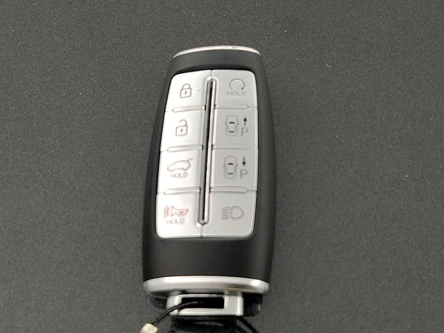 Photo of 2022 Gray Genesis GV80