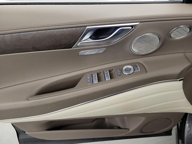 Photo of 2022 Gray Genesis GV80