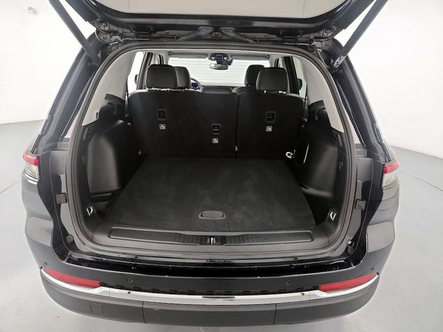 Photo of 2023 Black Jeep Grand Cherokee