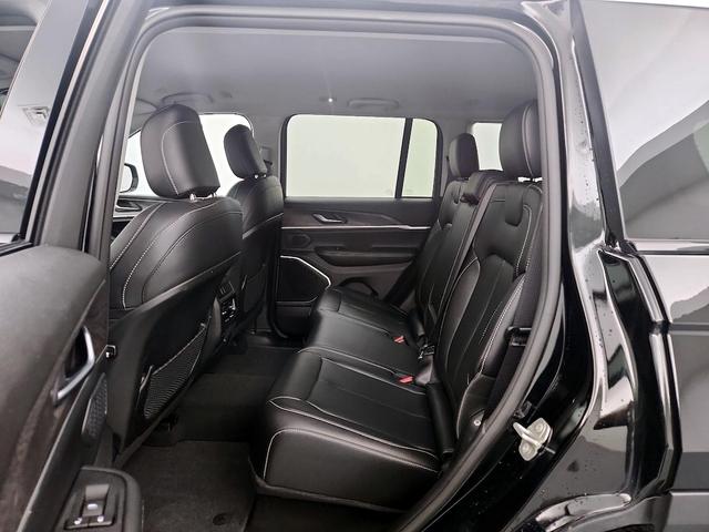Photo of 2023 Black Jeep Grand Cherokee