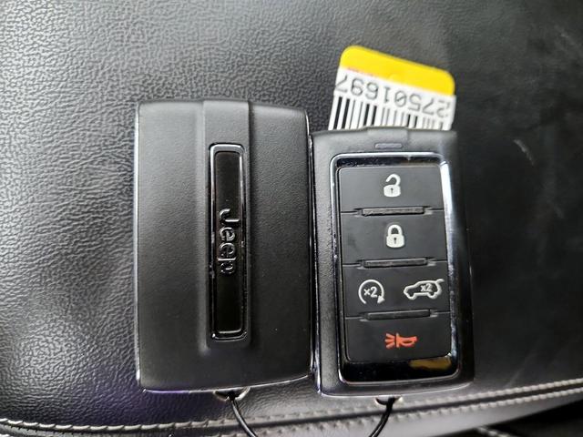 Photo of 2023 Black Jeep Grand Cherokee