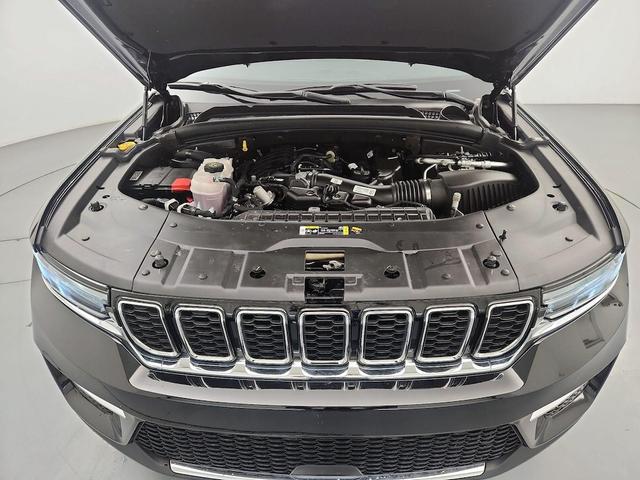 Photo of 2023 Black Jeep Grand Cherokee