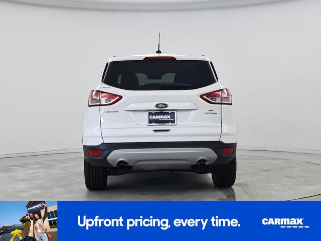 Photo of 2016 White Ford Escape