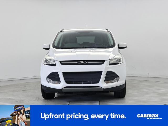 Photo of 2016 White Ford Escape