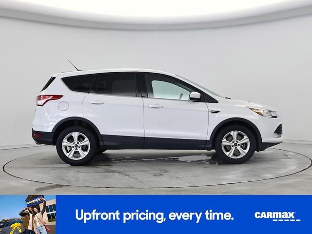 Photo of 2016 White Ford Escape