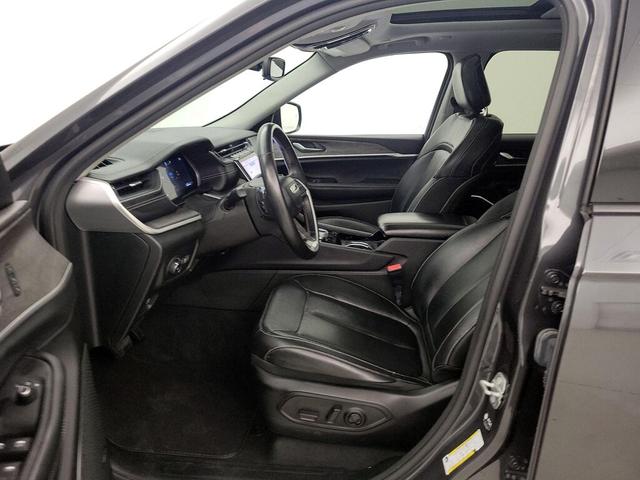 Photo of 2022 Gray Jeep Grand Cherokee