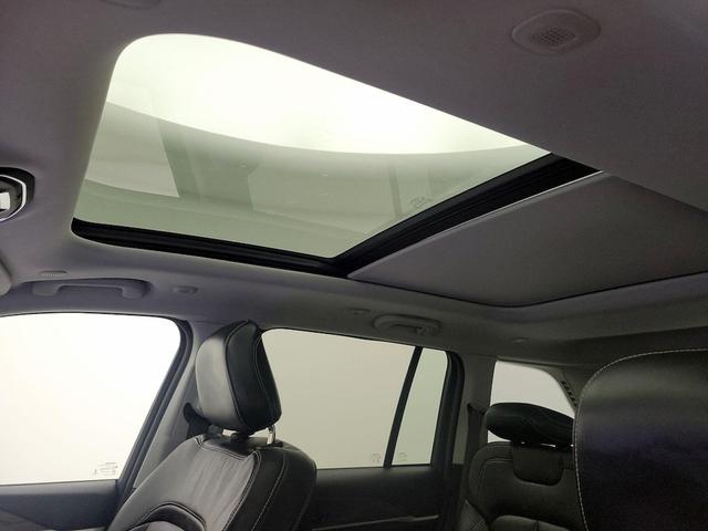 Photo of 2022 Gray Jeep Grand Cherokee