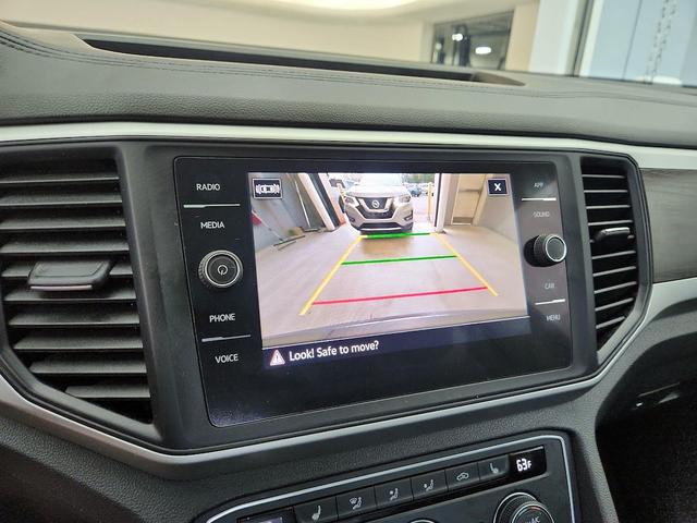 Photo of 2021 Gray Volkswagen Atlas