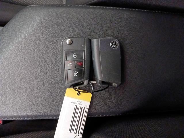 Photo of 2021 Black Volkswagen Jetta