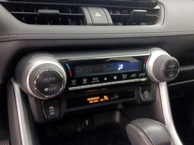 Photo of 2022 Silver Toyota RAV4