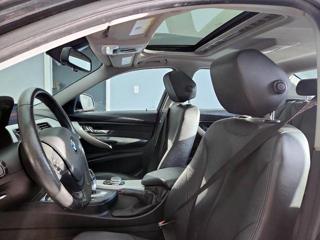 Photo of 2016 Black BMW 320