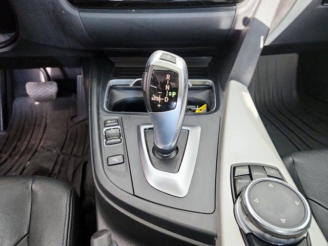 Photo of 2016 Black BMW 320