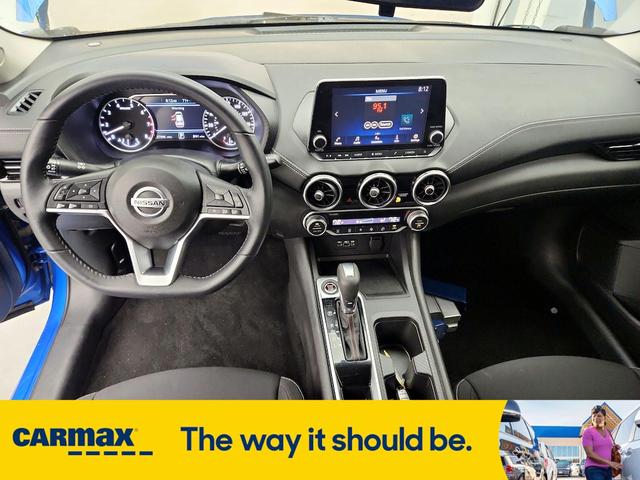 Photo of 2020 Blue Nissan Sentra
