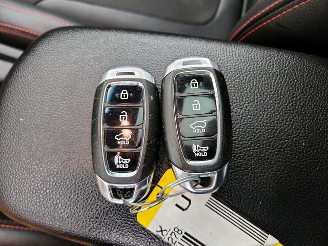 Photo of 2020 White Hyundai Veloster