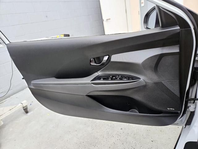 Photo of 2020 White Hyundai Veloster