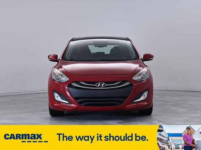 Photo of 2013 Red Hyundai ELANTRA