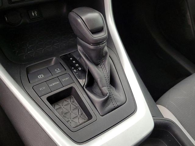 Photo of 2019 Gray Toyota RAV4