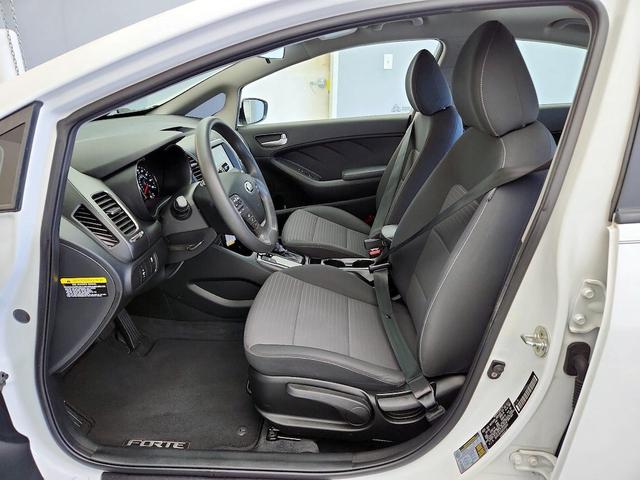 Photo of 2018 White Kia Forte