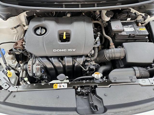 Photo of 2018 White Kia Forte