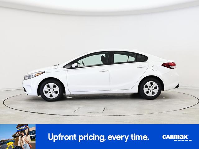 Photo of 2018 White Kia Forte