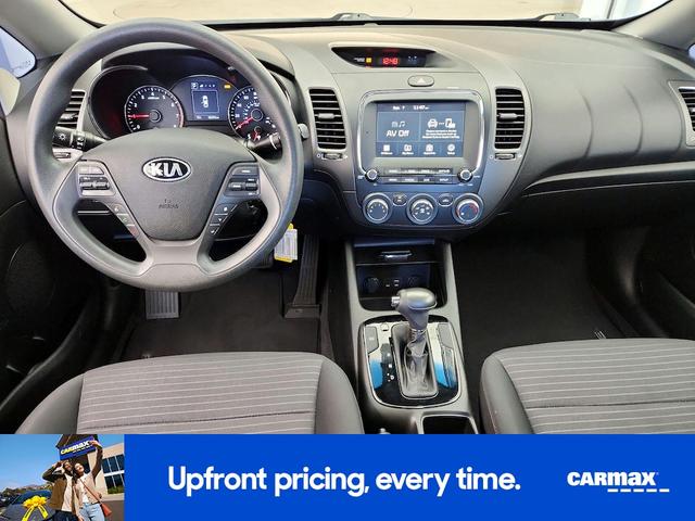 Photo of 2018 White Kia Forte