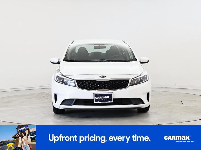 Photo of 2018 White Kia Forte