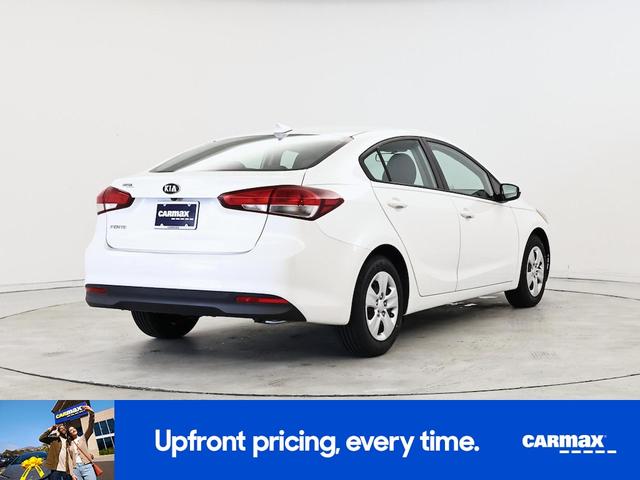 Photo of 2018 White Kia Forte