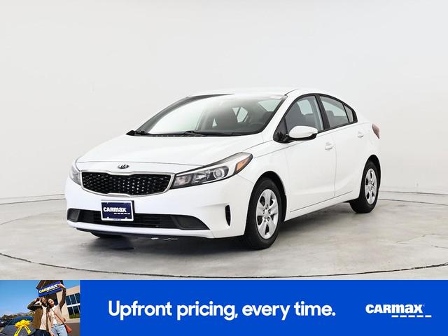 Photo of 2018 White Kia Forte
