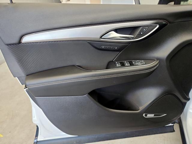 Photo of 2024 White Buick Envision