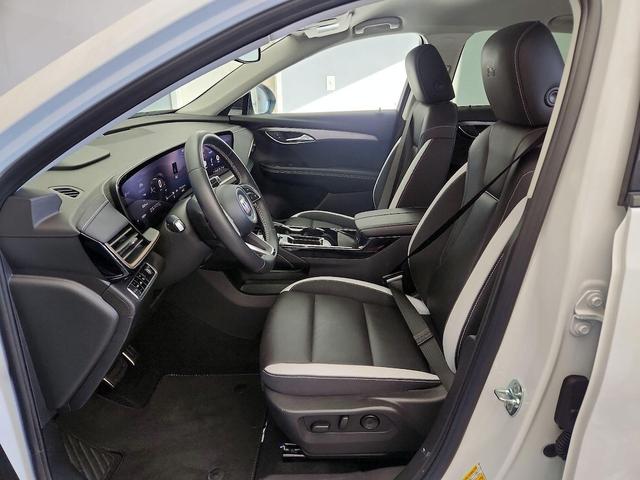 Photo of 2024 White Buick Envision