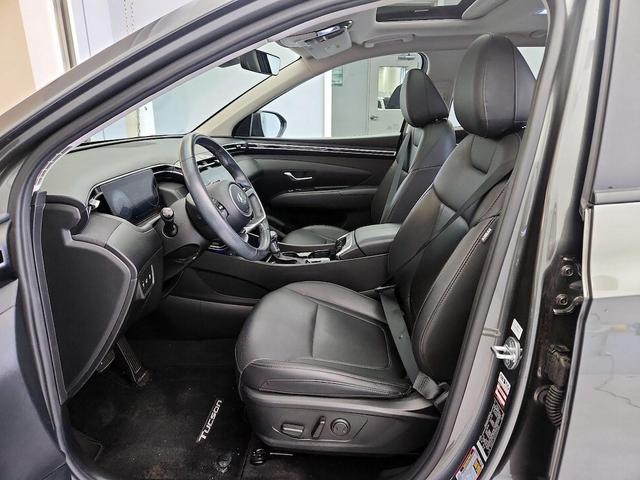 Photo of 2023 Gray Hyundai TUCSON