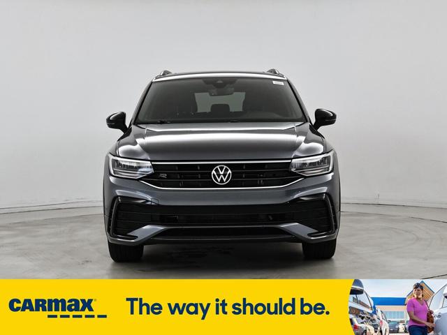 Photo of 2022 Gray Volkswagen Tiguan