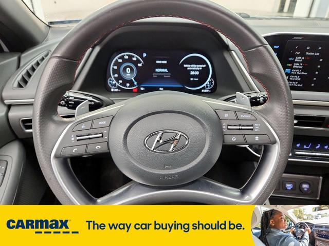 Photo of 2023 White Hyundai SONATA