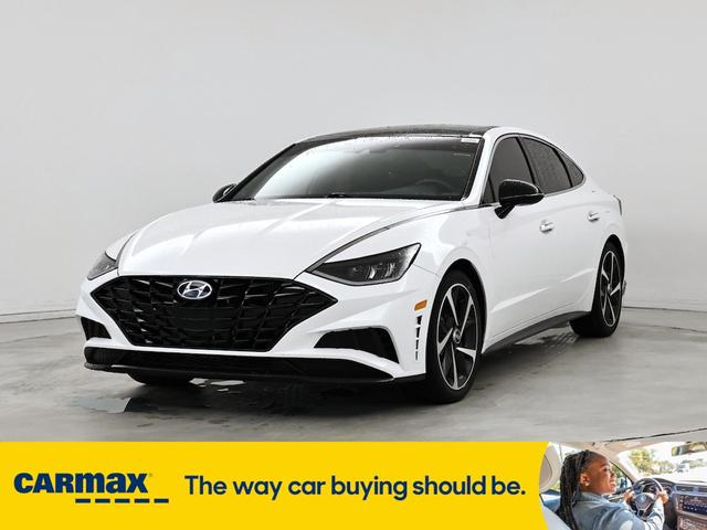 Photo of 2023 White Hyundai SONATA