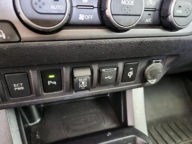 Photo of 2022 Black Toyota Tacoma