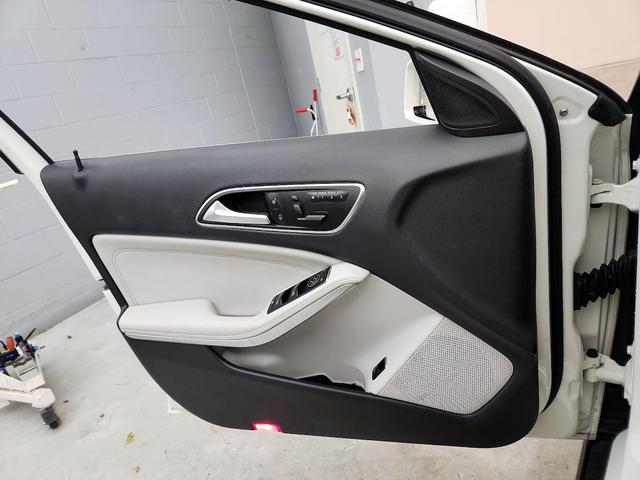 Photo of 2017 White Mercedes-Benz GLA 250