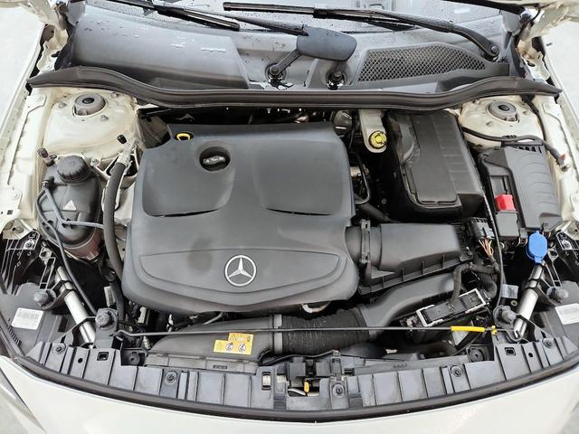 Photo of 2017 White Mercedes-Benz GLA 250