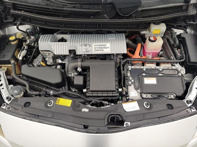 Photo of 2015 Silver Toyota Prius