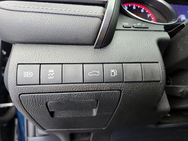 Photo of 2018 Gray Toyota Camry