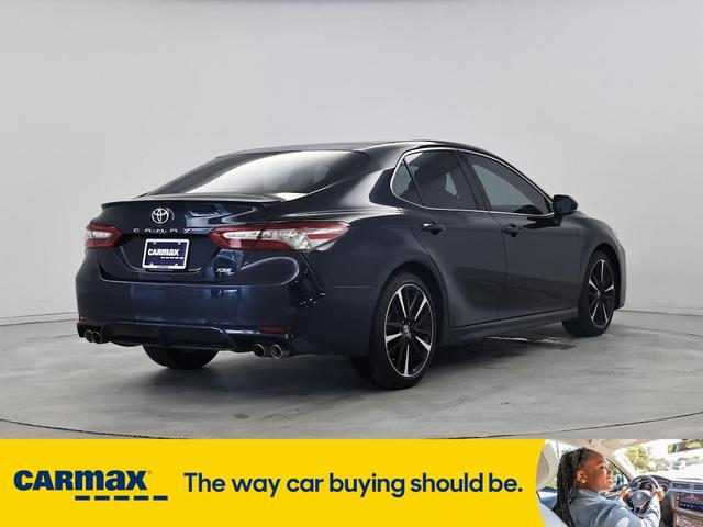 Photo of 2018 Gray Toyota Camry