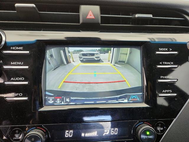 Photo of 2018 Gray Toyota Camry