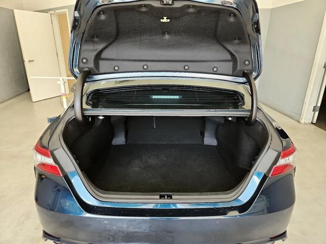 Photo of 2018 Gray Toyota Camry