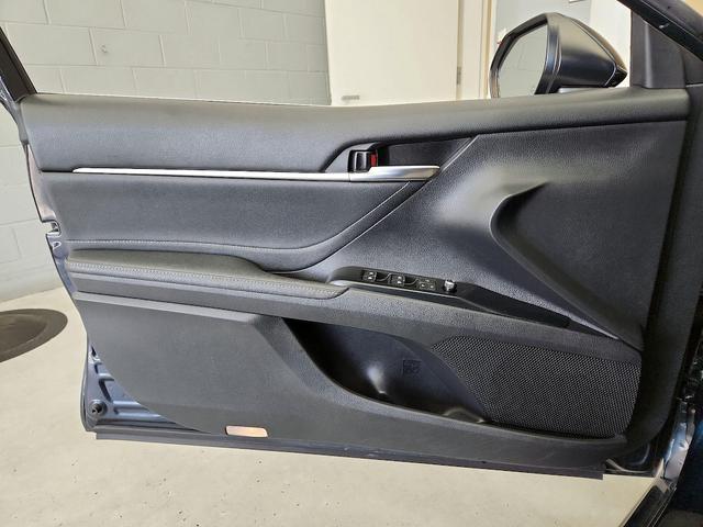 Photo of 2018 Gray Toyota Camry
