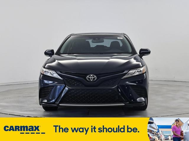 Photo of 2018 Gray Toyota Camry