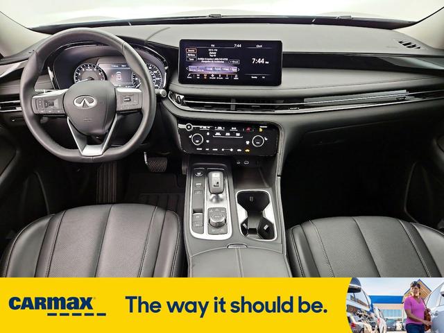 Photo of 2025 Black INFINITI QX60